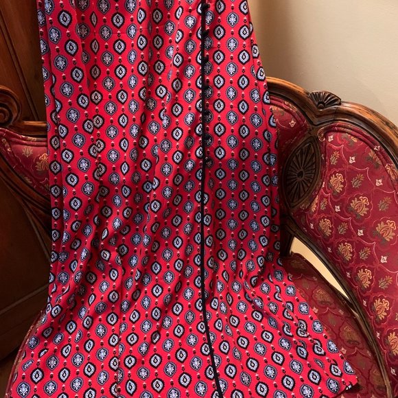 Tristan, dress. Size small, Printed fabric, All red lining, Midi or Maxi. - Picture 10 of 12